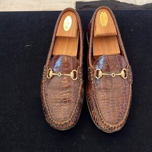 Allen Edmonds buckled loafer. Wonderful condition. Size 8.5D plenty of wear left